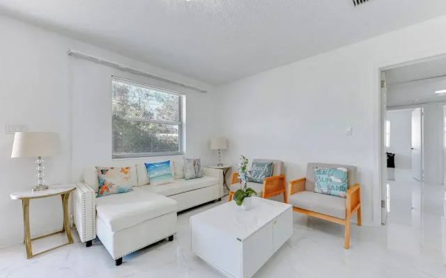 Spacious Jacksonville Home: 6 Mi to Downtown!