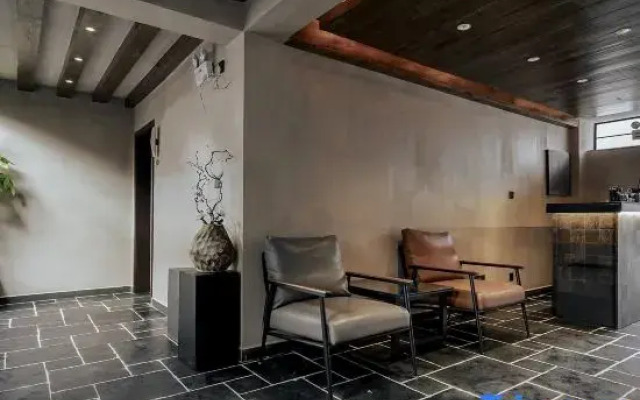 Guli · Private Courtyard Homestay (Dali Ancient City Erhai Store)