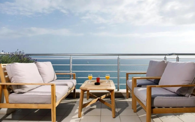 Nice Beach Apartments for 3 Adults