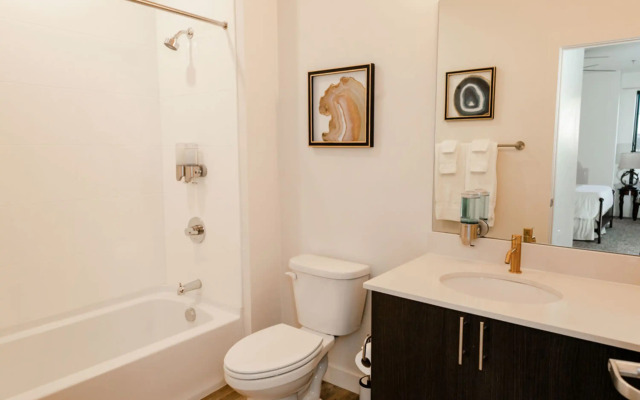 HOLT - Modern, Newly Renovated 2BR in Willits Town Center
