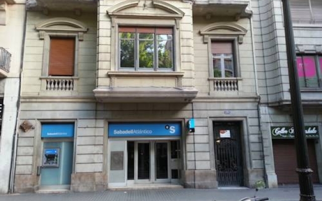 Hostel Friends Barcelona Барселона вид на фасад