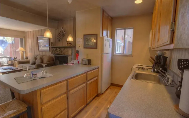 Heavenly Mountain Hideaway 2 Bedroom Home by RedAwning