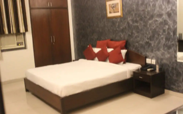 OYO 726 Hotel Safari