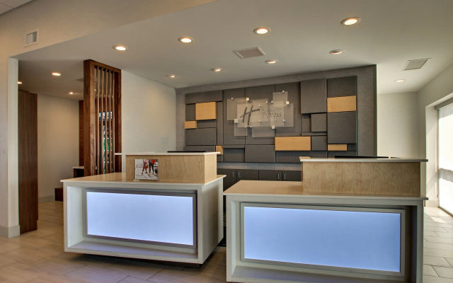 Holiday Inn Express & Suites Findlay North by IHG