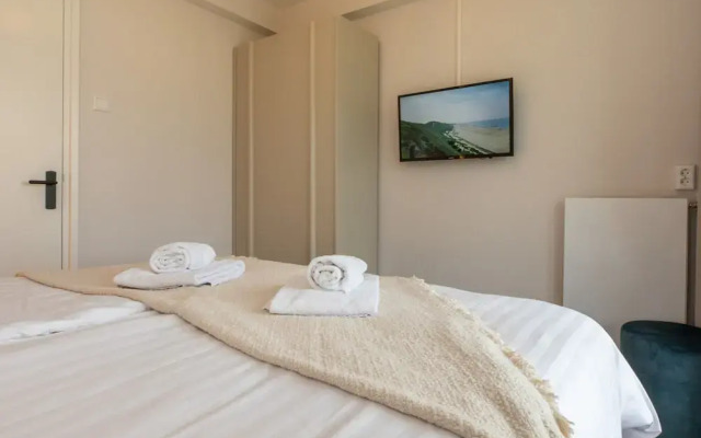Zoutelande Retreat by Sea
