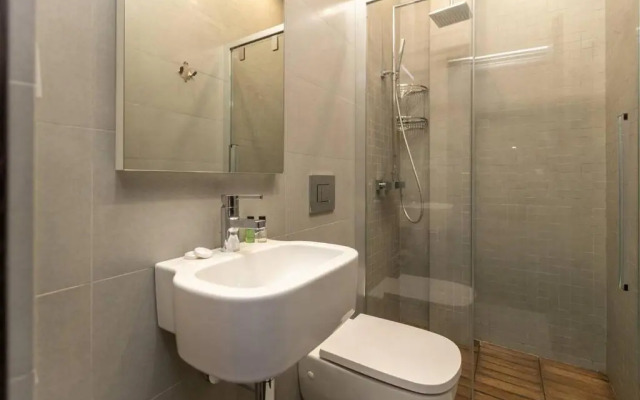 -30  NEW 2 BR Super Spacious Apt w/Terrace+views