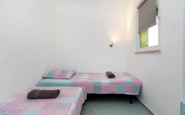 Awesome Home in Stinjan With Wifi and 1 Bedrooms
