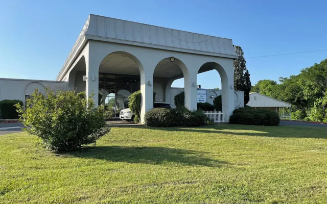 Contessa Inn