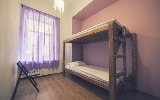 Leto Apartments