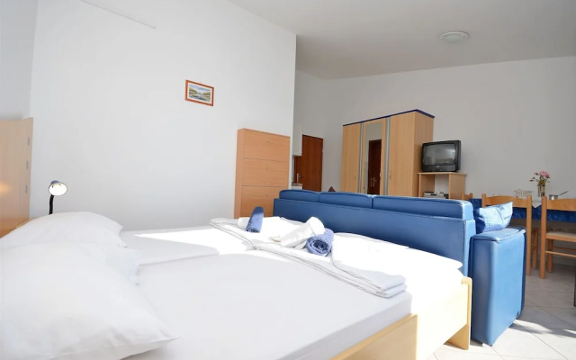 Apartments Mira