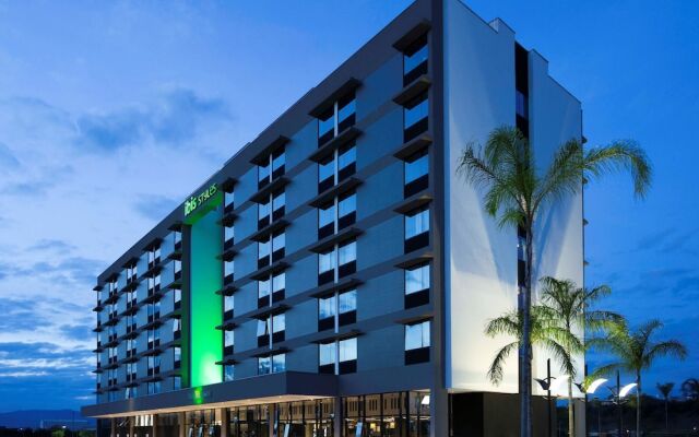 Отель Ibis Styles Taubate вид на фасад