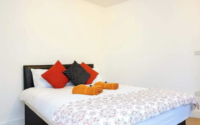 Charming High Wycombe Apartment