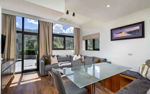 Lantern 3 Bedroom Terrace with majestic mountain view