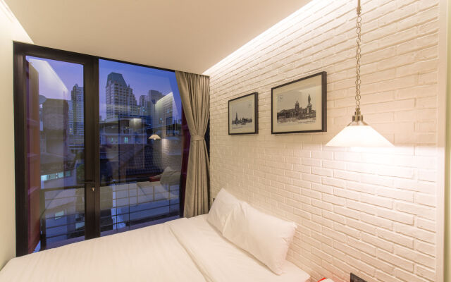 Отель Sleepbox Sukhumvit 22 Бангкок комната для гостей