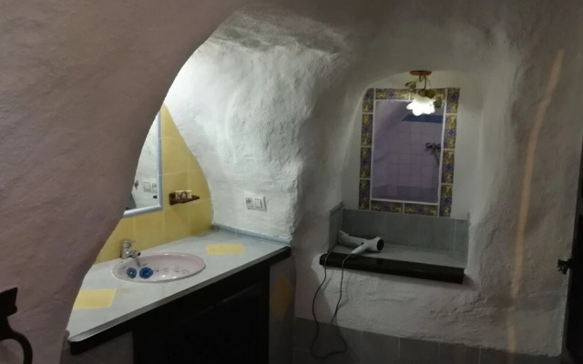 Cueva Peralta