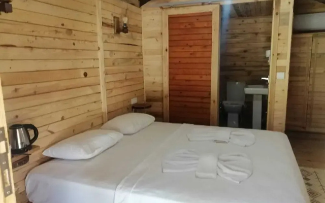 Green Pine Beach & Bungalows