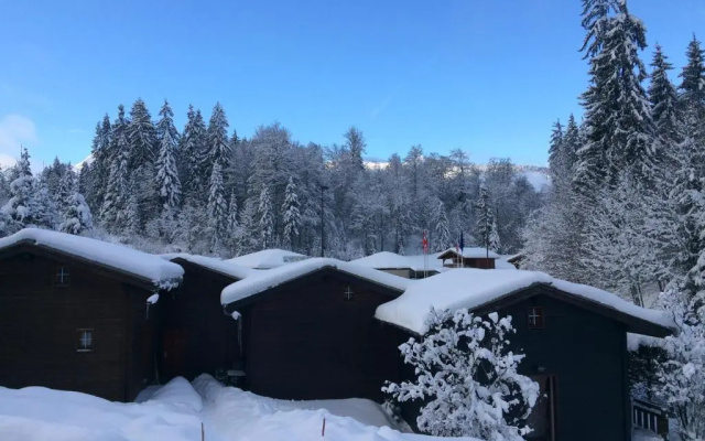 Chalet 4 Pers à proximité des Carroz (CHBLA)
