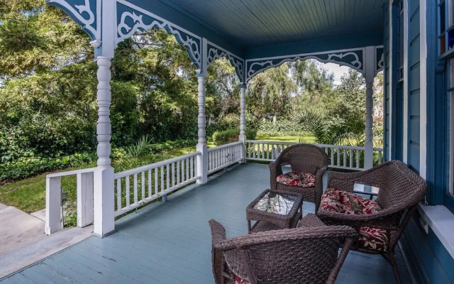 Kaleidoscope Inn & Gardens