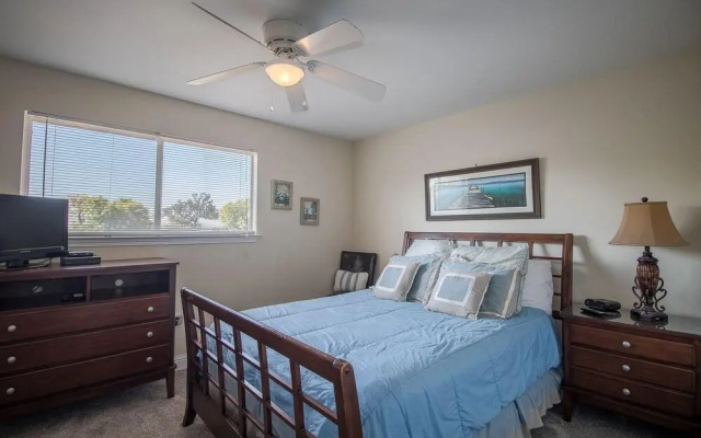 Oak Shores 66
