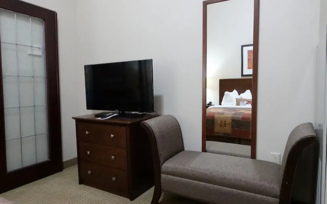 Ramada Weyburn