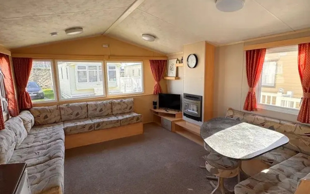 3 Bed Caravan - Side Gated Decking, Wifi, Pets