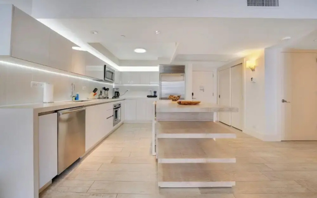 Stunning Oceanfront 1BR 1 Hotel