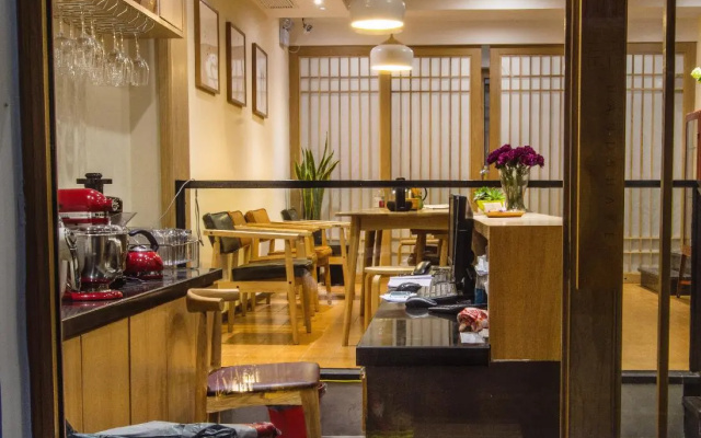 Handshake Hostel