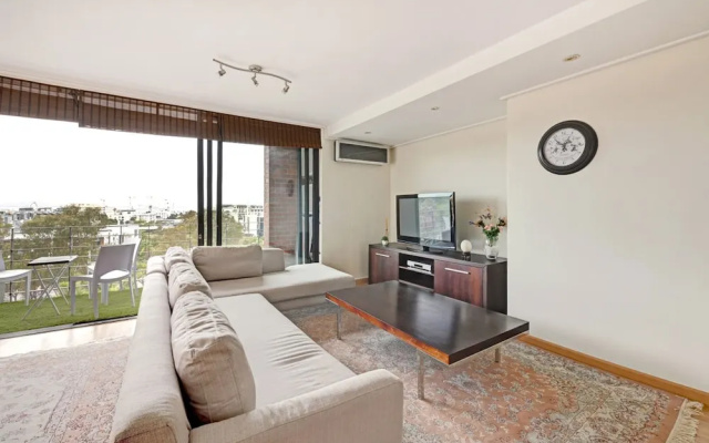 Two Bed Spacious 6th Floor Ocean Views