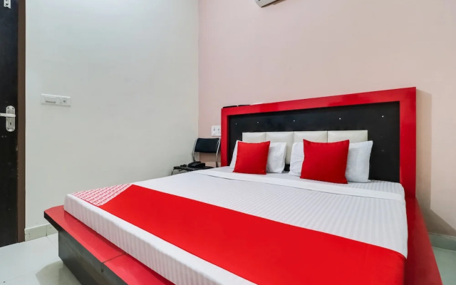 Oyo 49824 Dhingra Guest House