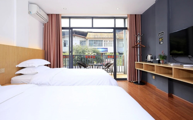 Hua Yue Ge Boutique Hotel