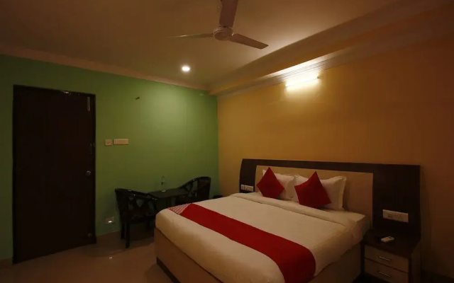 OYO Flagship 27863 Sri Sai Regency