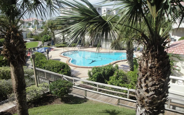 Hibiscus Oceanfront Resort