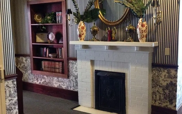 Hotel 27