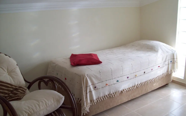 Captivating 4-bed Villa in for Affordable Prices
