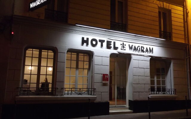 Отель Royal Wagram вид на фасад