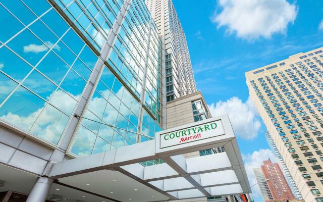 Отель Courtyard by Marriott New York Manhattan/Upper East Side США, Нью-Йорк - отзывы, цены и фото номеров - забронировать отель Courtyard by Marriott New York Manhattan/Upper East Side онлайн вид на фасад