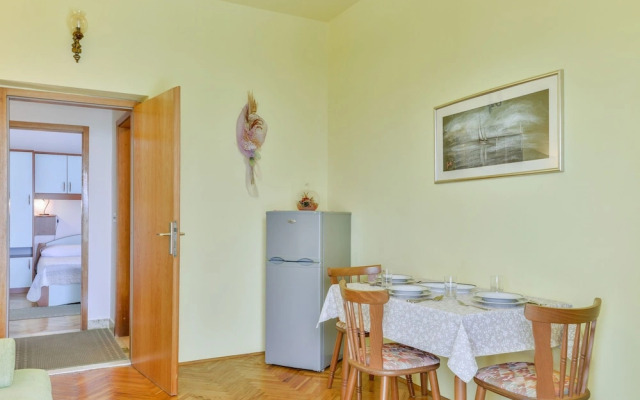 Beachfront Apartment Liveri 3