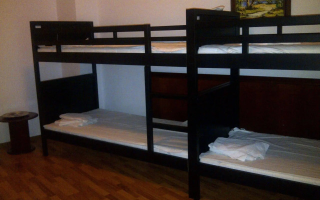 Reina Hotel