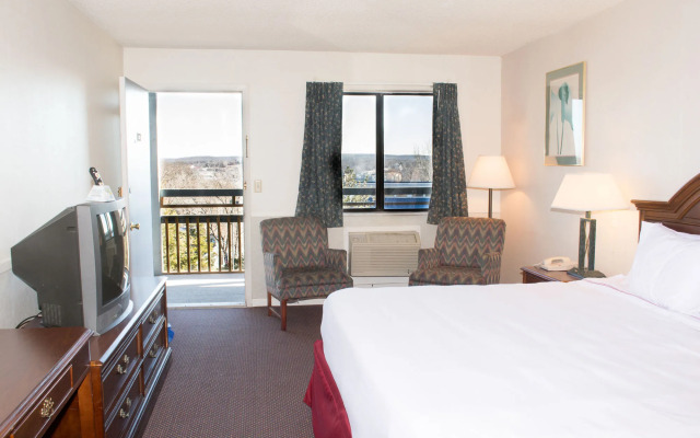 Hawk's Nest Lodge