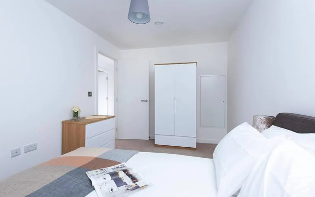 Luxurious and Bright 2BR City Centre Apartment