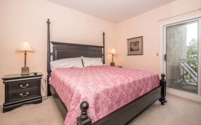 Barrington Court 417 - One Bedroom Condo