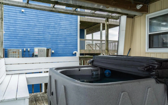 BeachyPeachyKeen by Oak Island Accommodations
