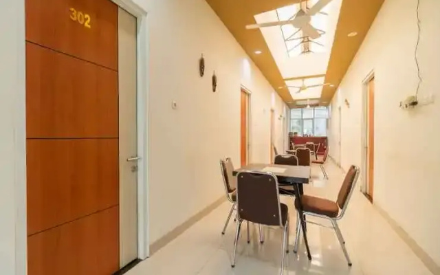 Reddoorz Plus near Palembang Airport 3