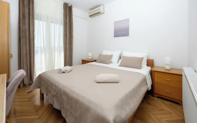 Double bed Room With Private Bathroom and Balcony
