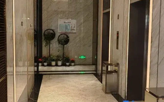 Yunshuiju Hotel Apartment (East Railway Station Universal Hui Branch)