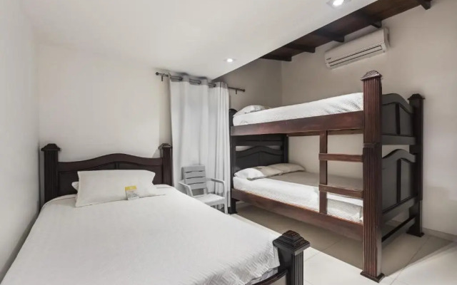 3H HOTEL Av 70