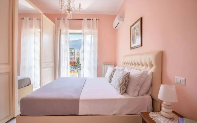 City Home In Sorrento With Balcony And View