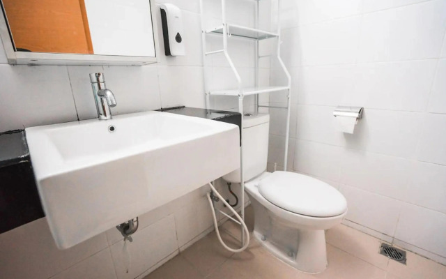 Beverly Dago Apartment