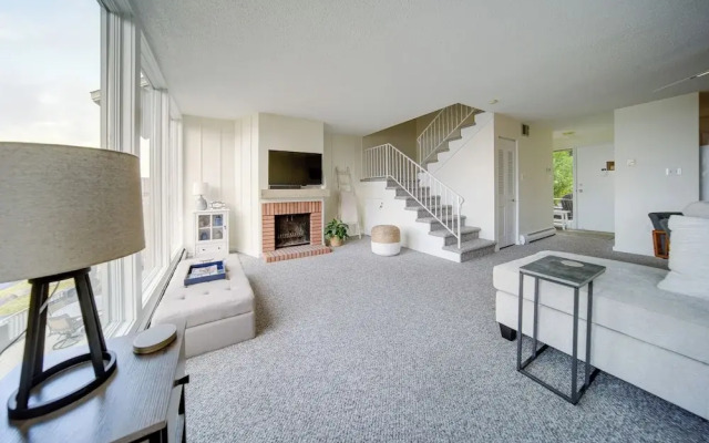 Lakeside Retreat in Dewittville w/ Pool Access!