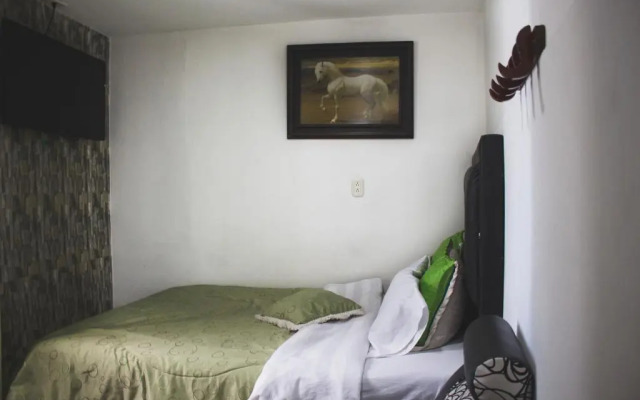 Hotel Punto 100